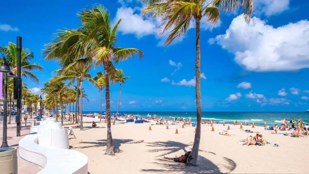 Boulevard Las Olas Beach at Fort Lauderdale