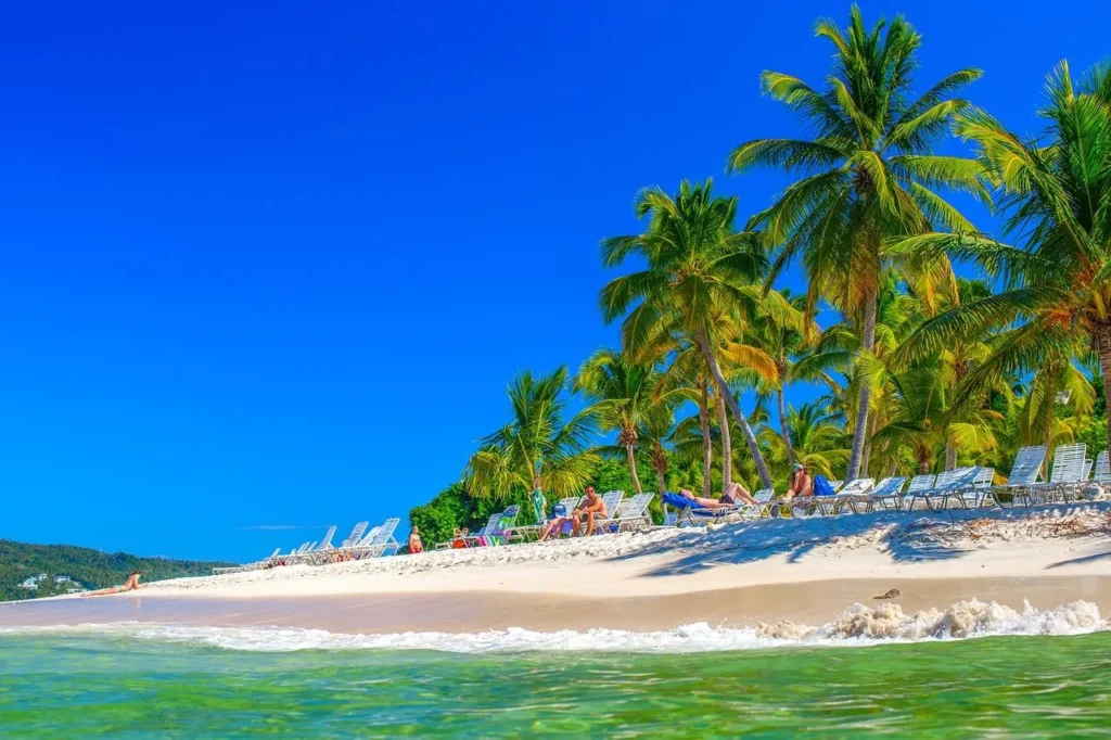 Top 12 clearest water beaches in Florida